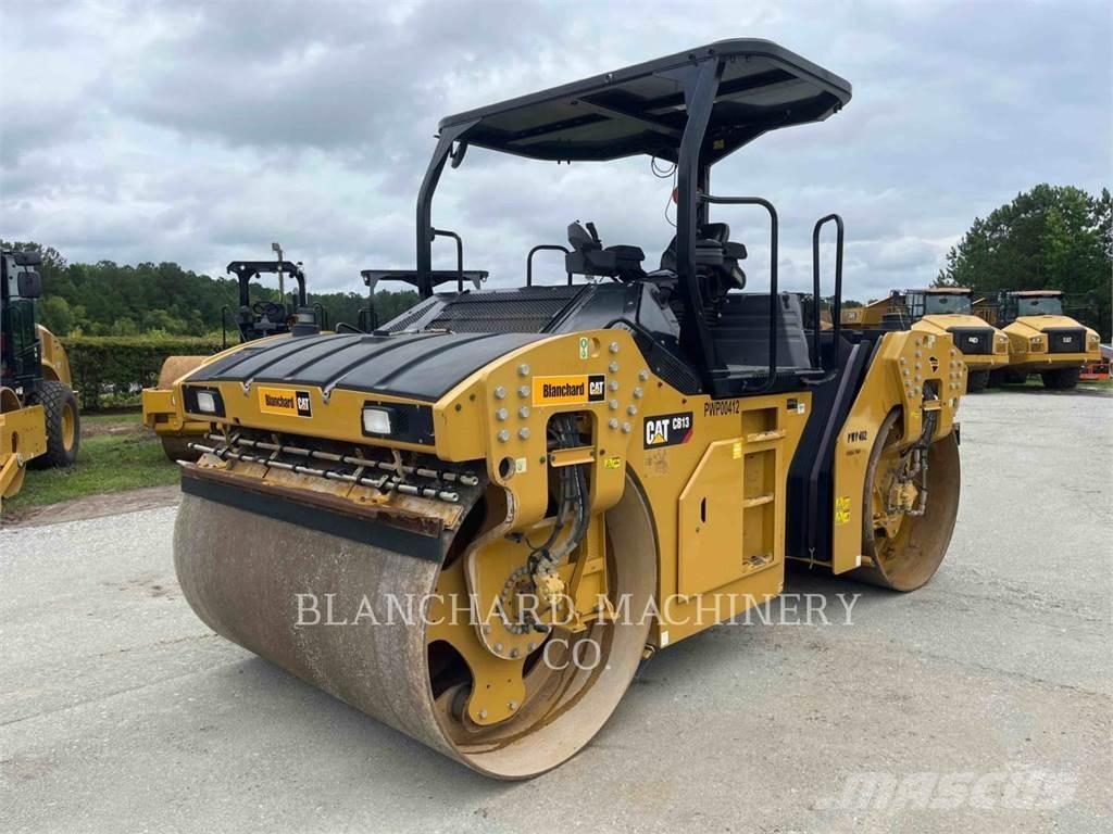 CAT CB13 Катки тротуарные
