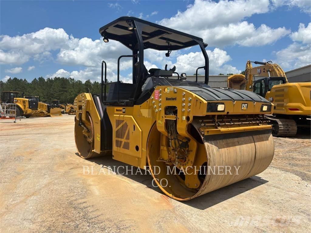 CAT CB13 Катки тротуарные