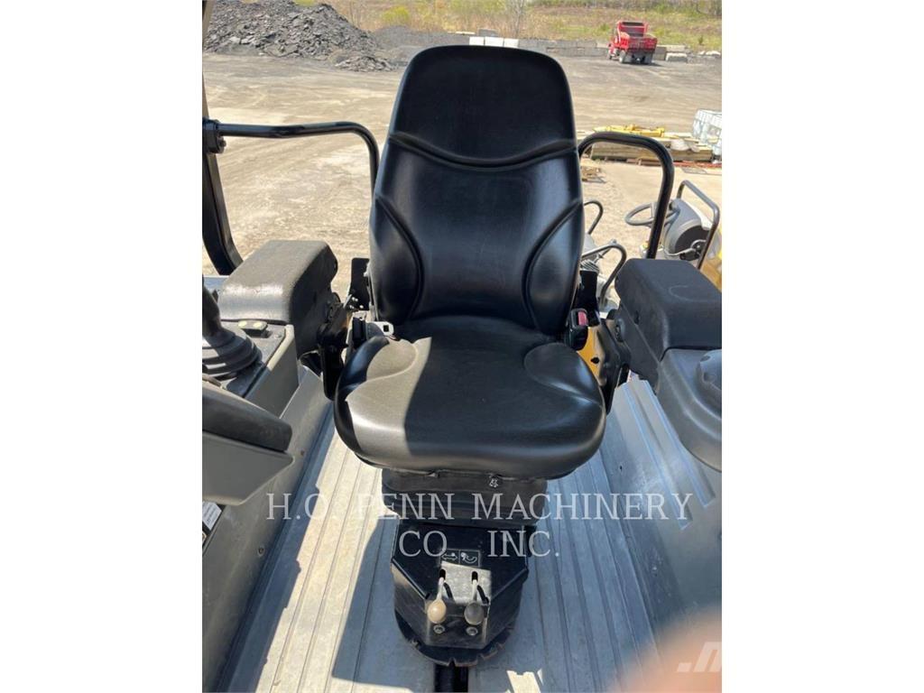 CAT CB13 Катки тротуарные