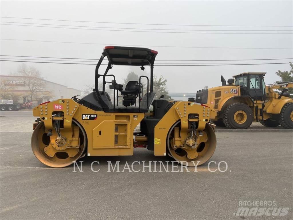 CAT CB13 Асфальтоукладчики