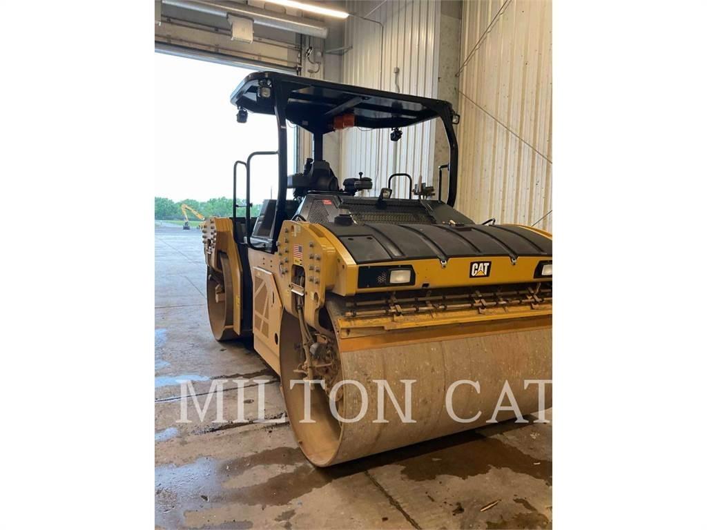 CAT CB15 Катки тротуарные