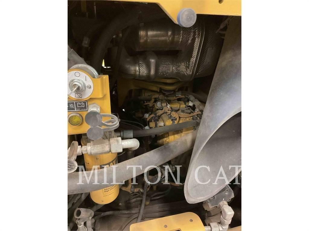 CAT CB15 Катки тротуарные