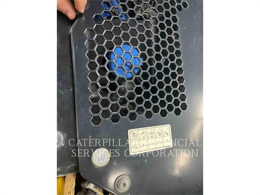 CAT CB15 Катки тротуарные