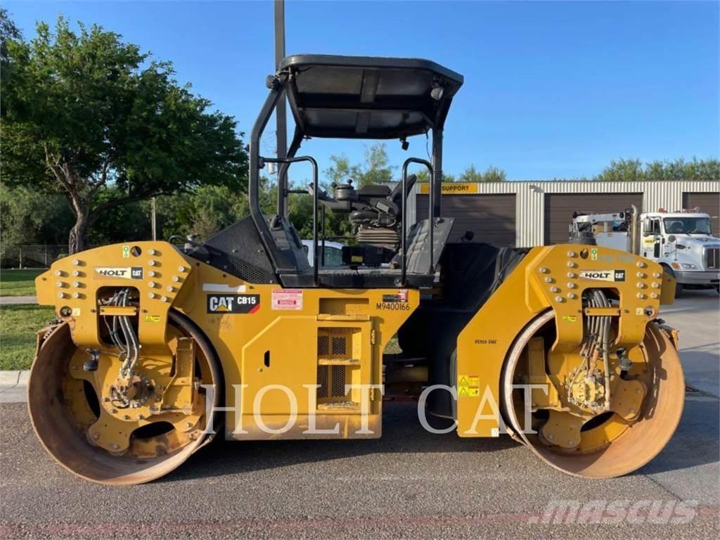 CAT CB15 Грунтовые катки