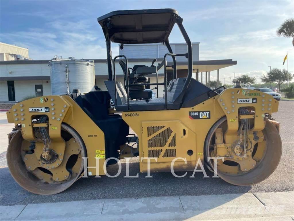 CAT CB15 Грунтовые катки