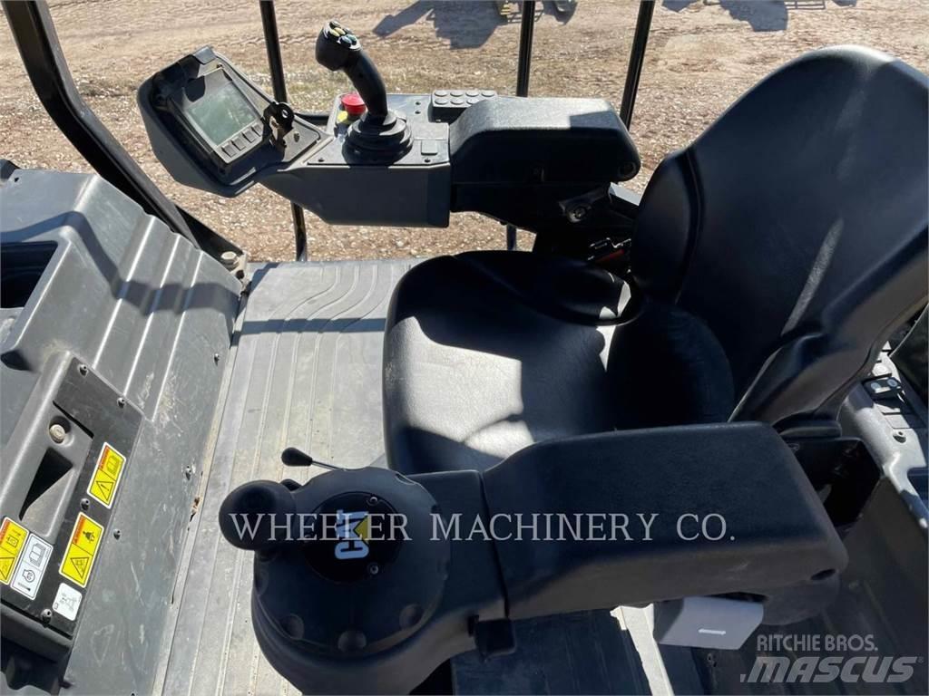 CAT CB15 Катки тротуарные