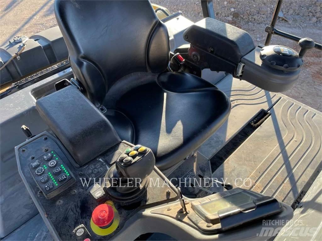 CAT CB15 Катки тротуарные