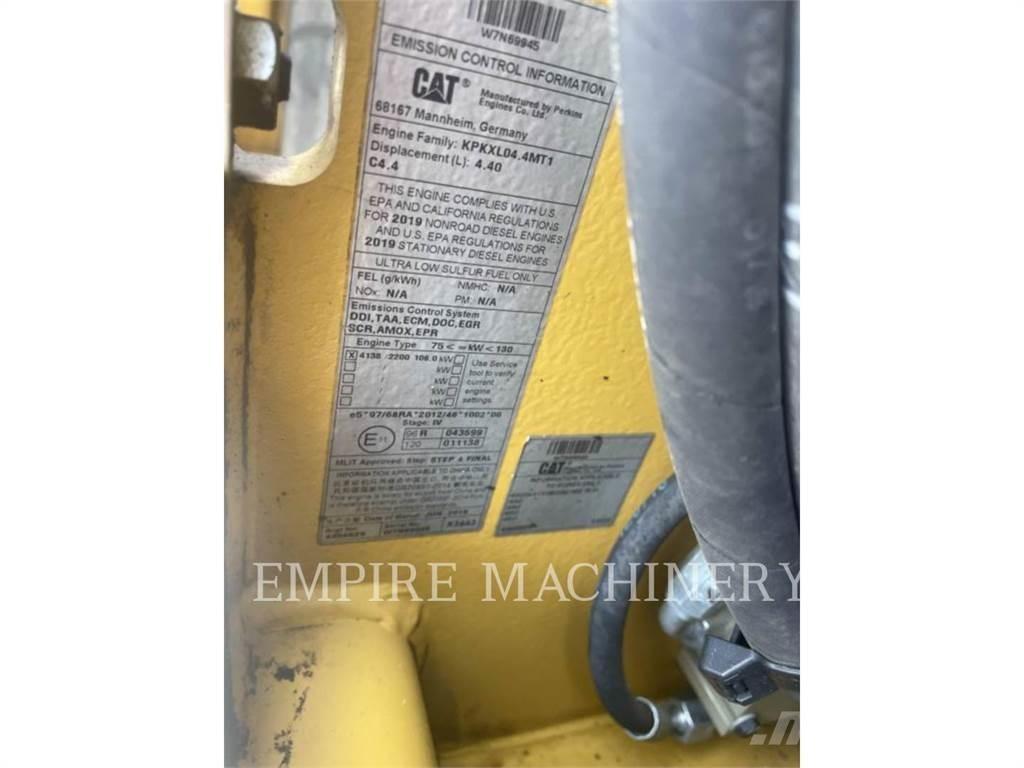 CAT CB15 5A Катки тротуарные
