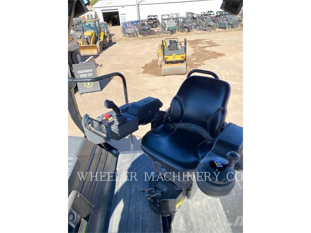 CAT CB15 CW Катки тротуарные
