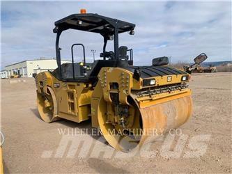 CAT CB15 VV Катки тротуарные