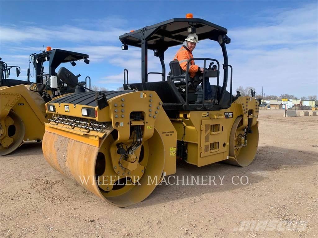 CAT CB15 VV Катки тротуарные