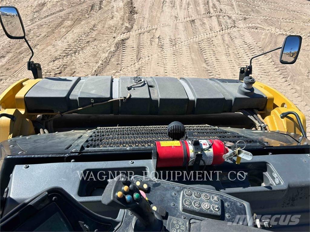 CAT CB16 Асфальтоукладчики