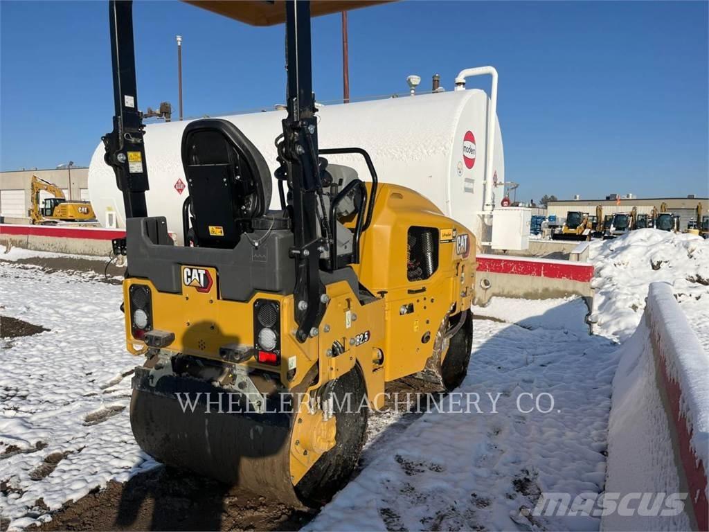 CAT CB2.5 Катки тротуарные