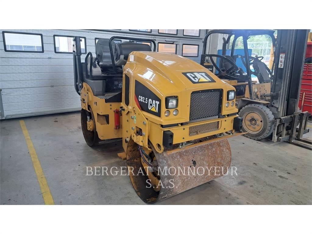 CAT CB2.5LRC Катки тротуарные