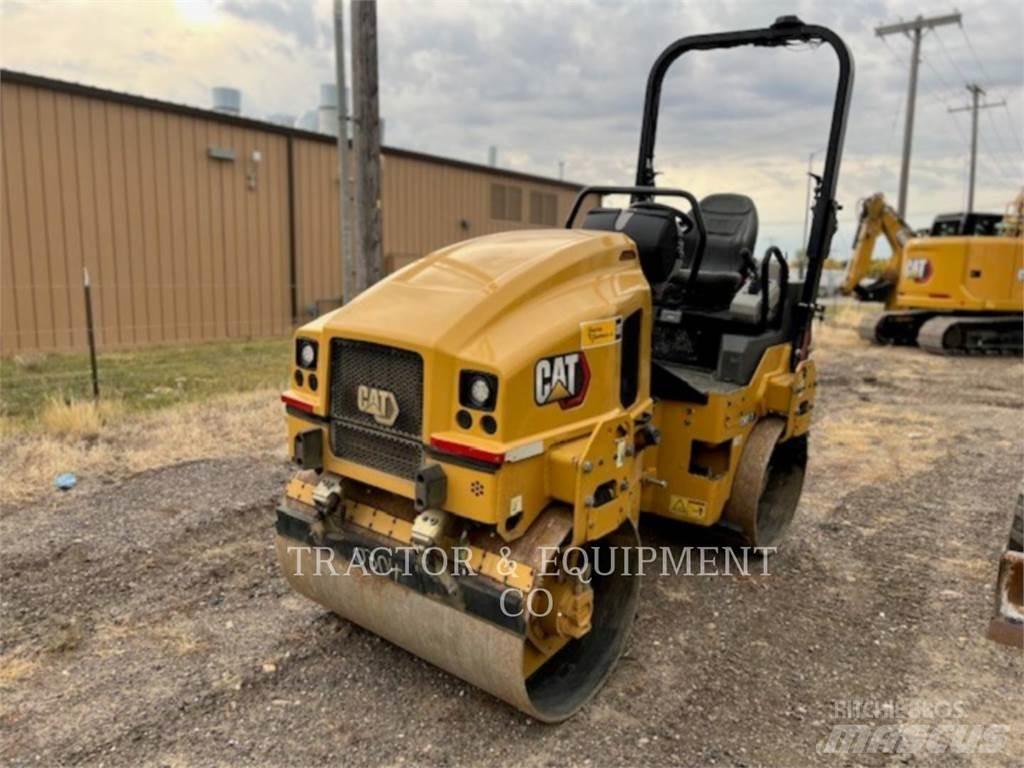 CAT CB2.7 Асфальтоукладчики