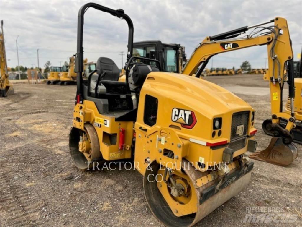 CAT CB2.7 Асфальтоукладчики