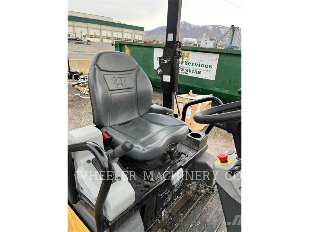 CAT CB2.7 GC Катки тротуарные