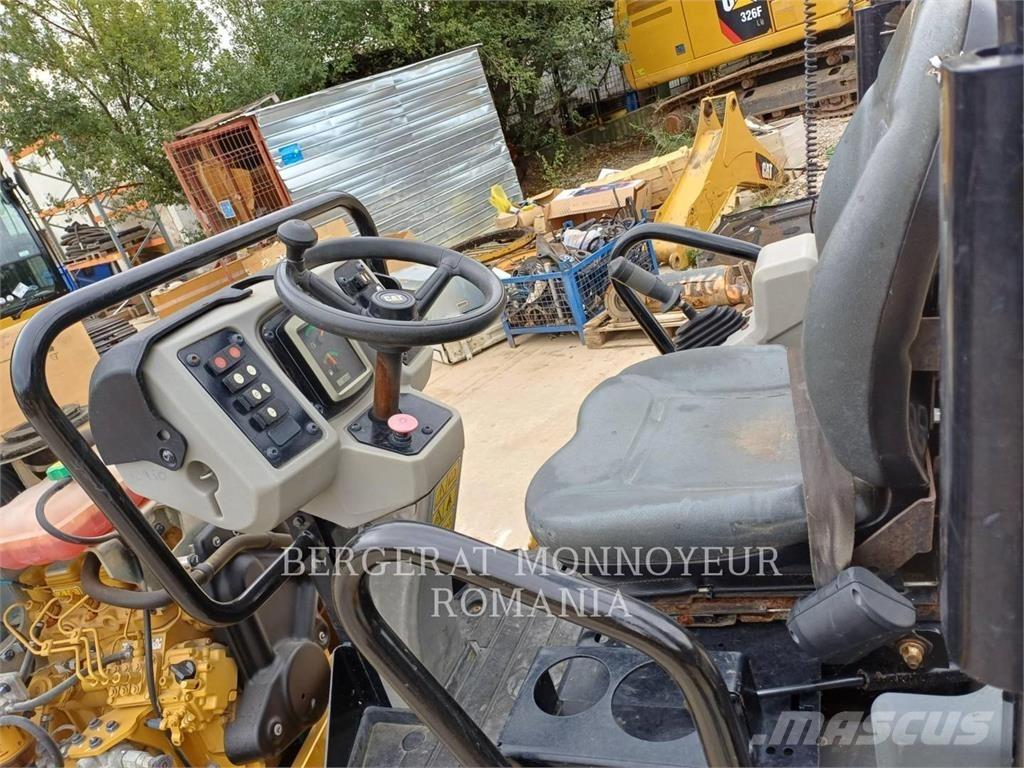 CAT CB2.7LRC Катки тротуарные