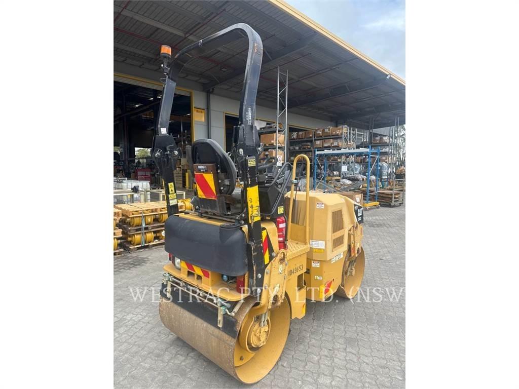 CAT CB22 Катки тротуарные