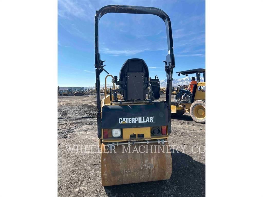 CAT CB22 Автогудронаторы