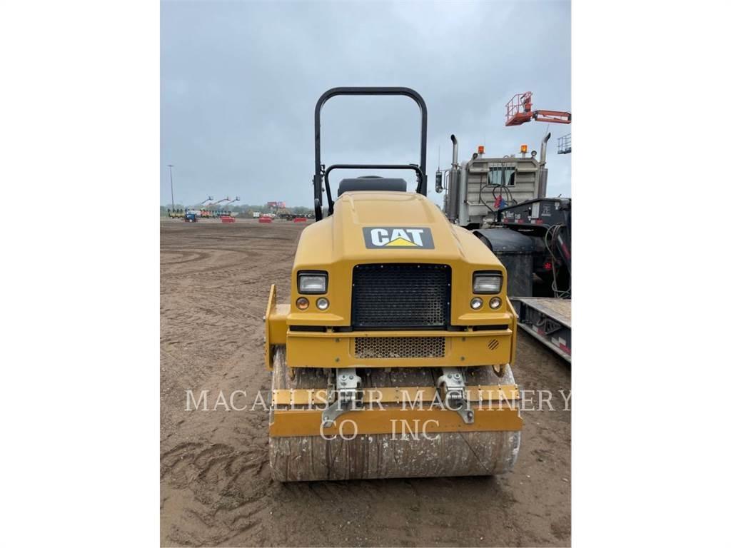 CAT CB24B Катки тротуарные