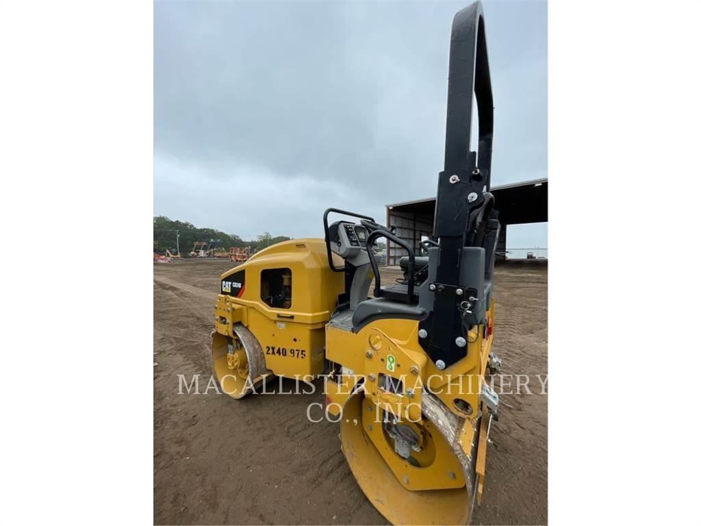 CAT CB24B Катки тротуарные