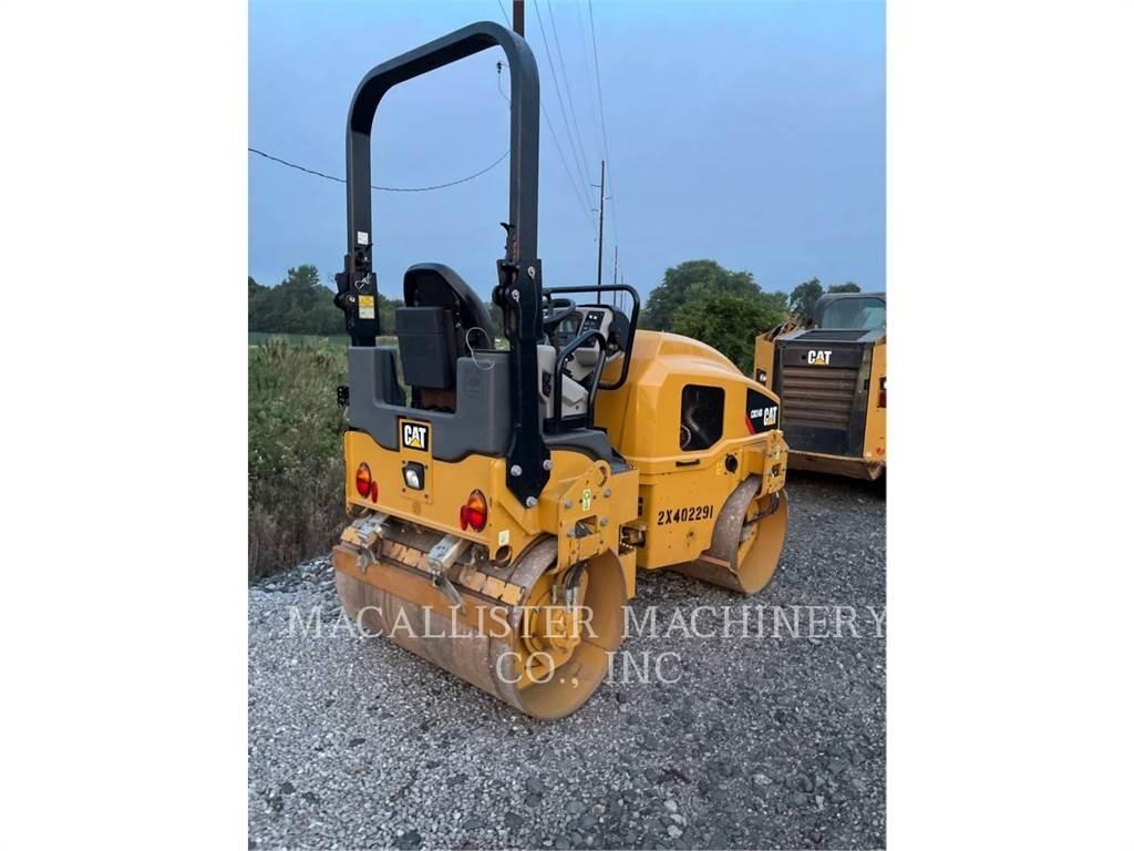 CAT CB24B Катки тротуарные