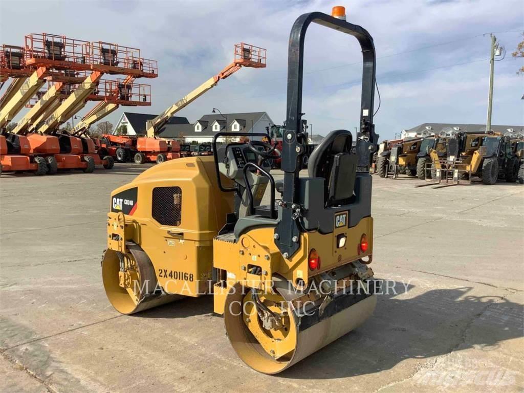 CAT CB24B Катки тротуарные