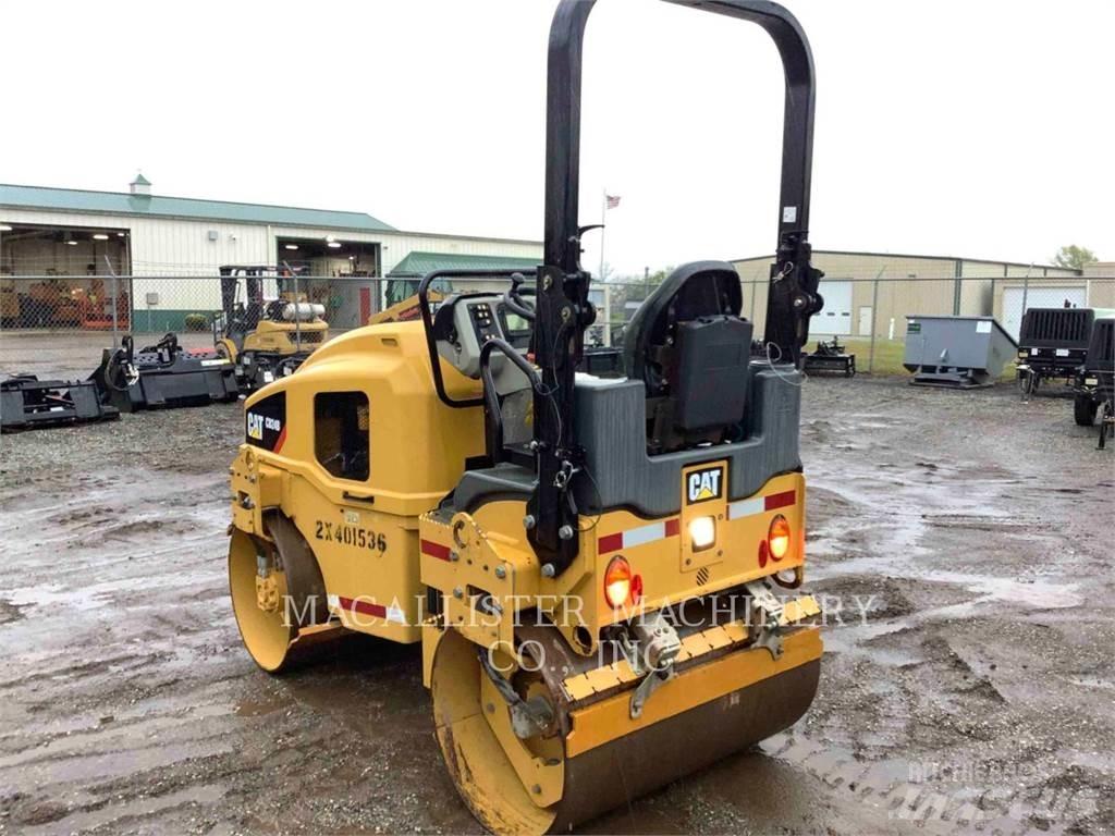 CAT CB24B Катки тротуарные