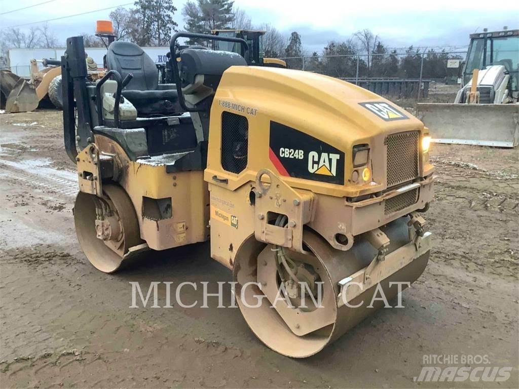 CAT CB24B Катки тротуарные