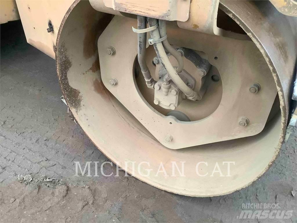 CAT CB24B Катки тротуарные