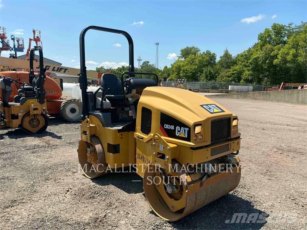 CAT CB24B Катки тротуарные