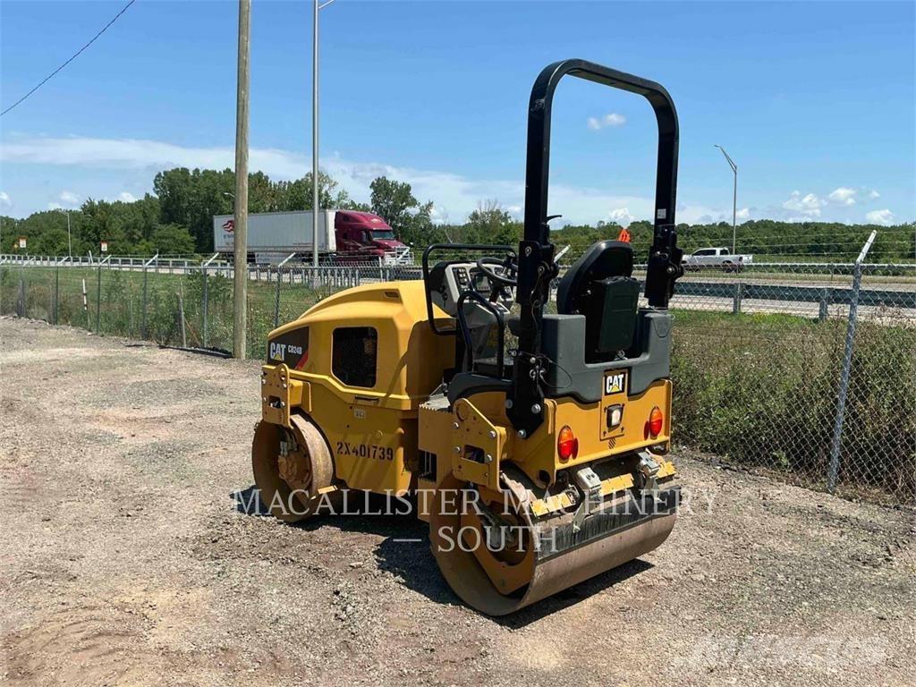 CAT CB24B Катки тротуарные