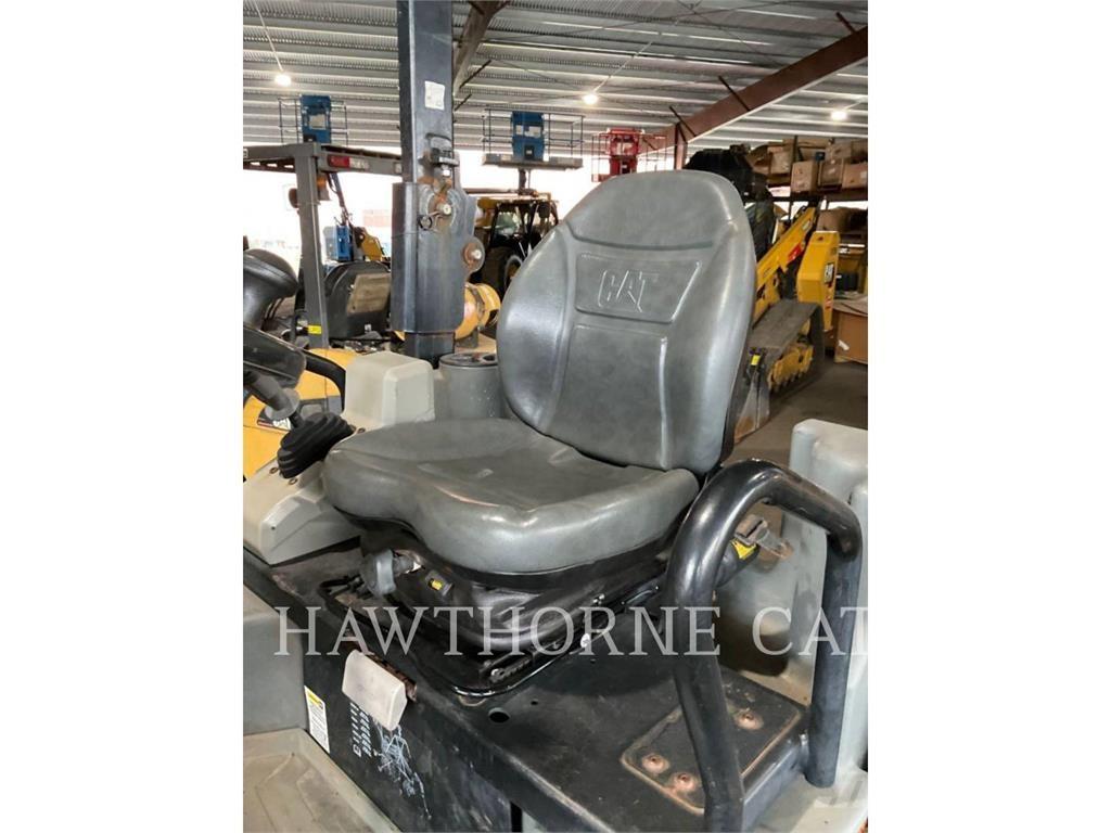 CAT CB24B Катки тротуарные