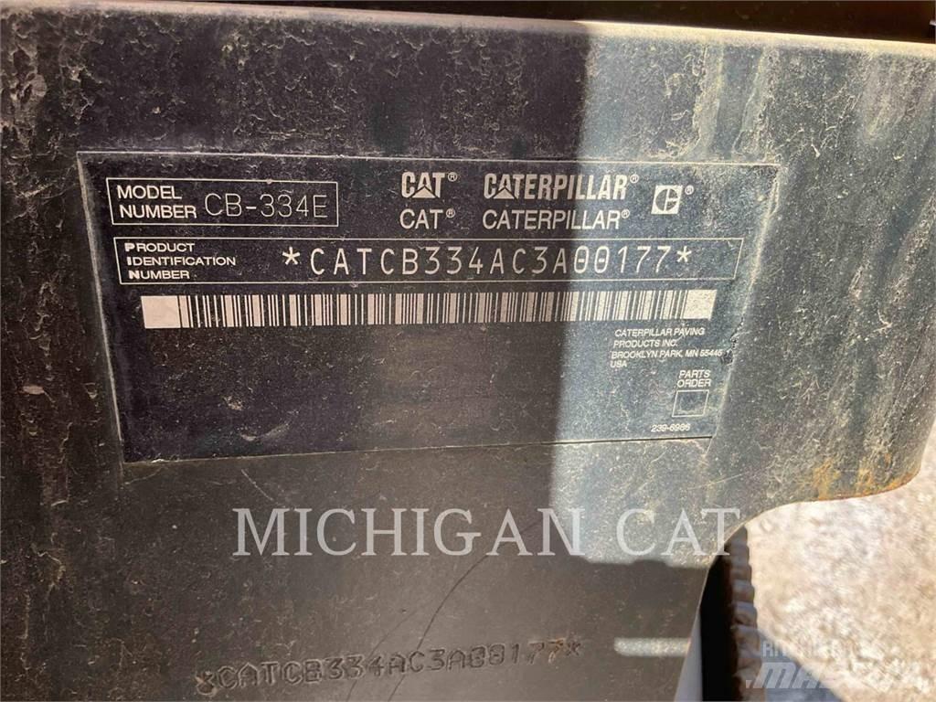 CAT CB334E Грунтовые катки