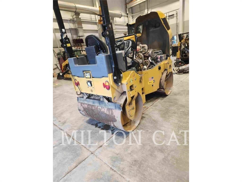 CAT CB34B Катки тротуарные