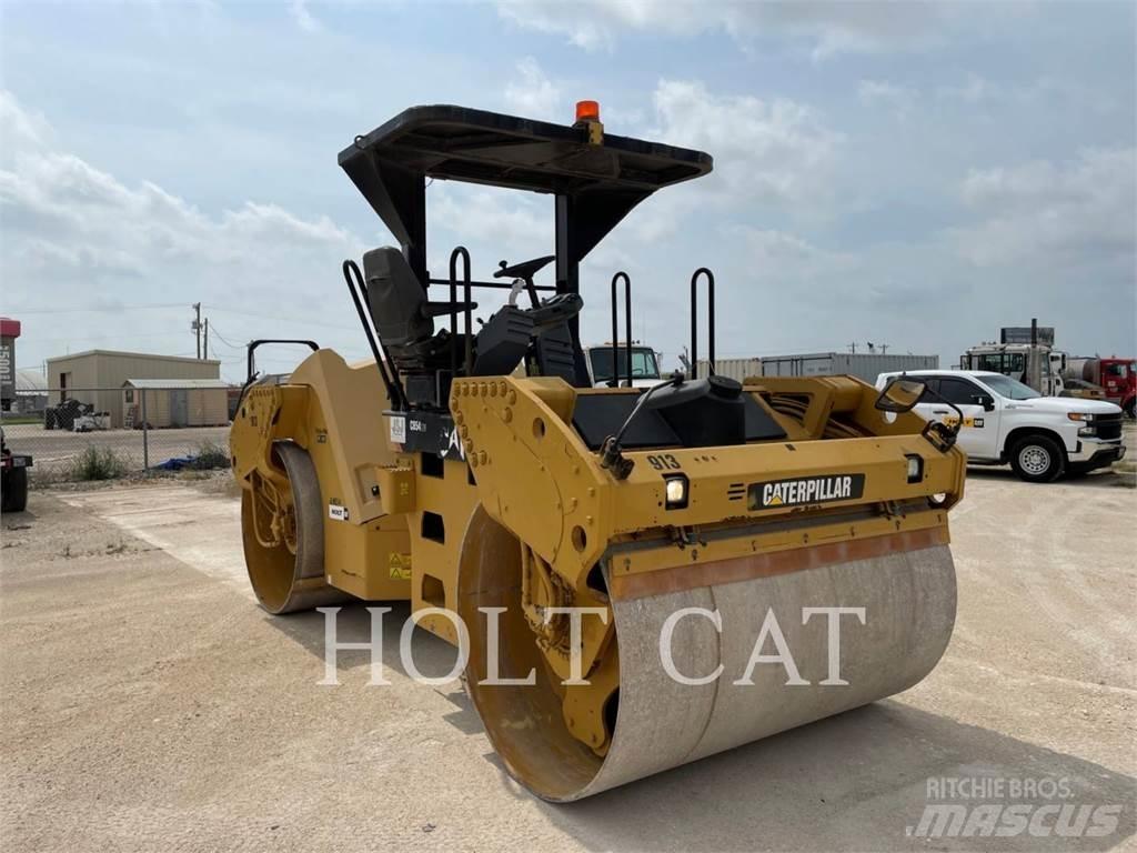 CAT CB54 Катки тротуарные