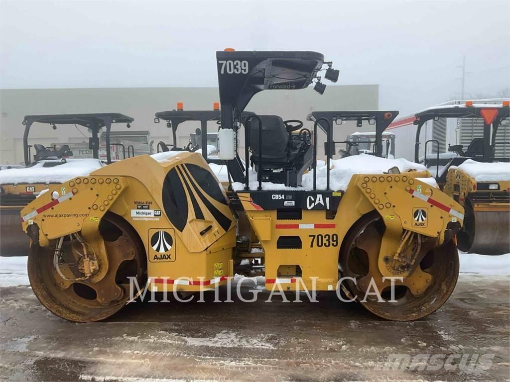 CAT CB54 XW Катки тротуарные