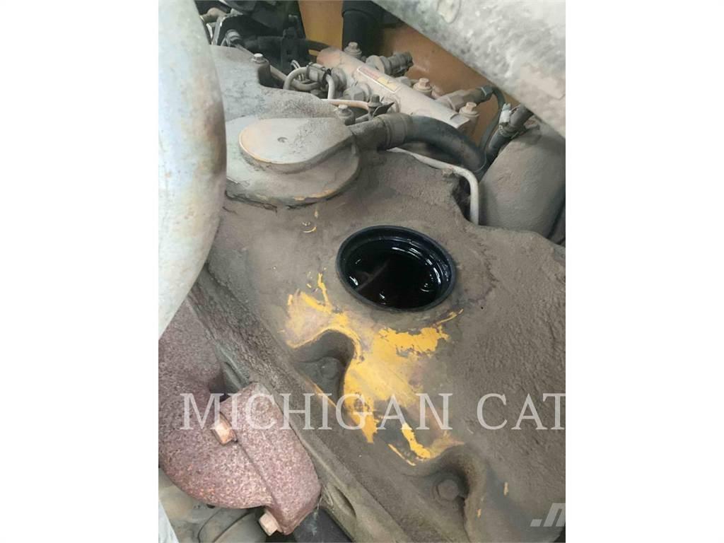 CAT CB54 XW Катки тротуарные