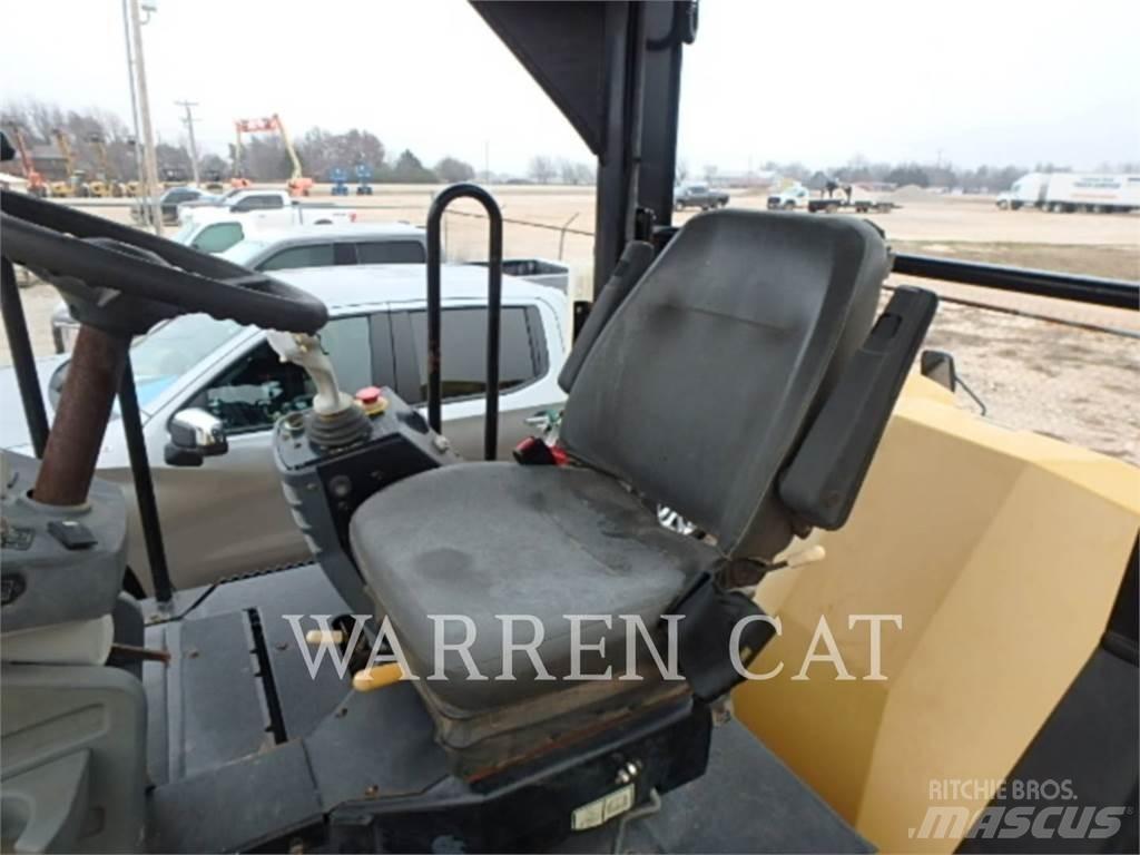 CAT CB64 Асфальтоукладчики
