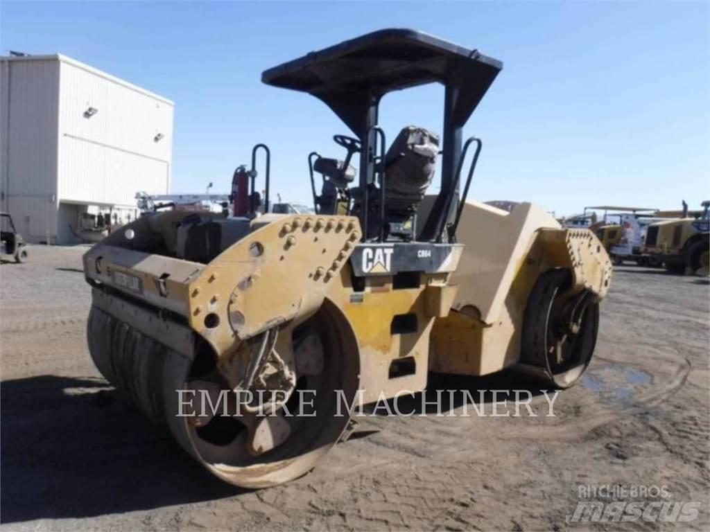 CAT CB64 Катки тротуарные