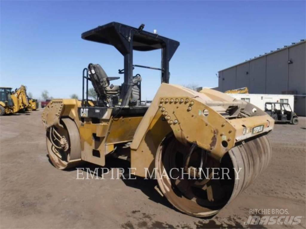 CAT CB64 Катки тротуарные