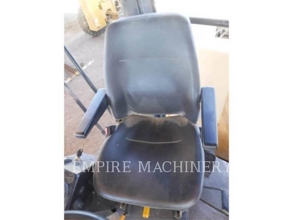 CAT CB64 Катки тротуарные