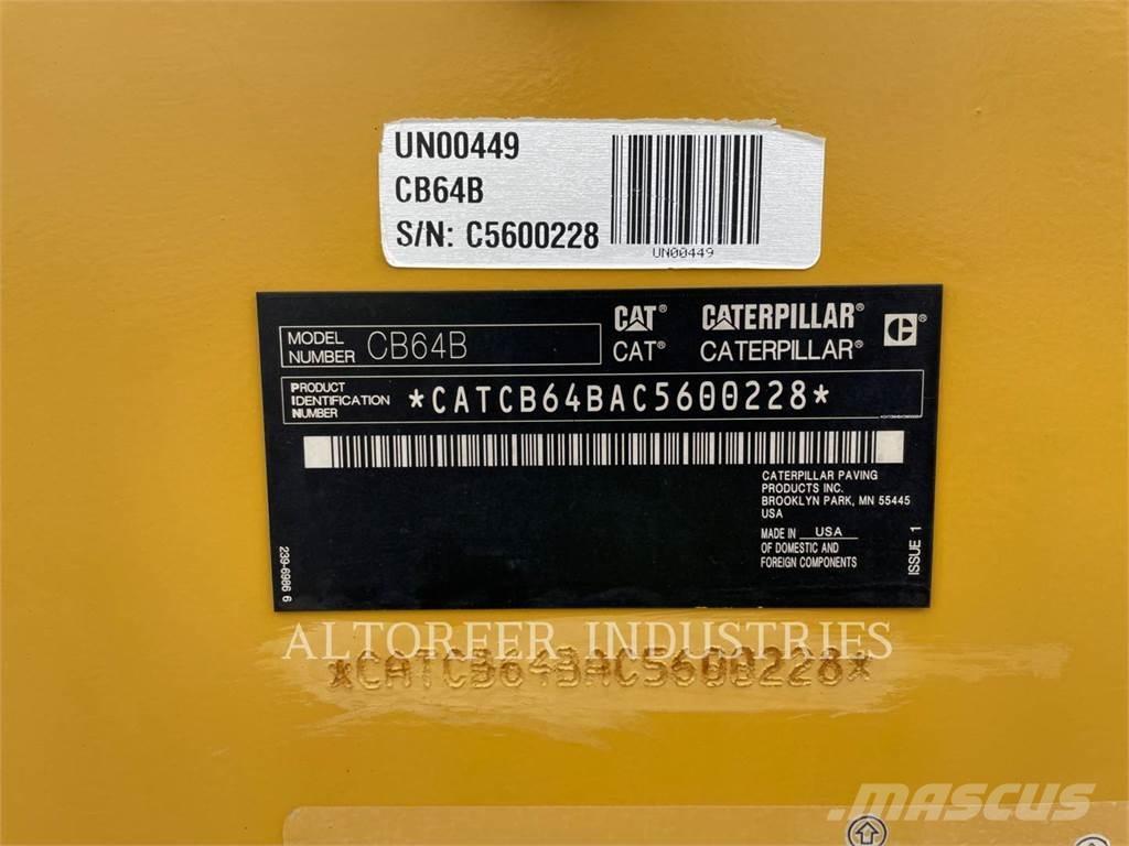 CAT CB64B Катки тротуарные