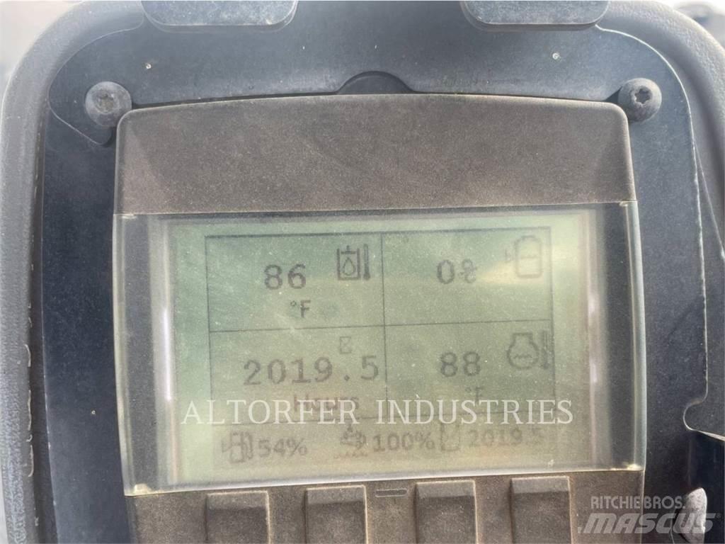 CAT CB64B Катки тротуарные