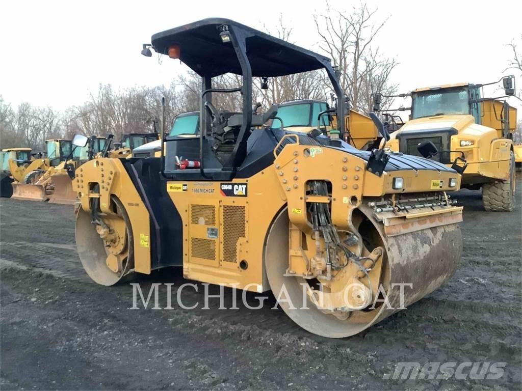 CAT CB64B Катки тротуарные