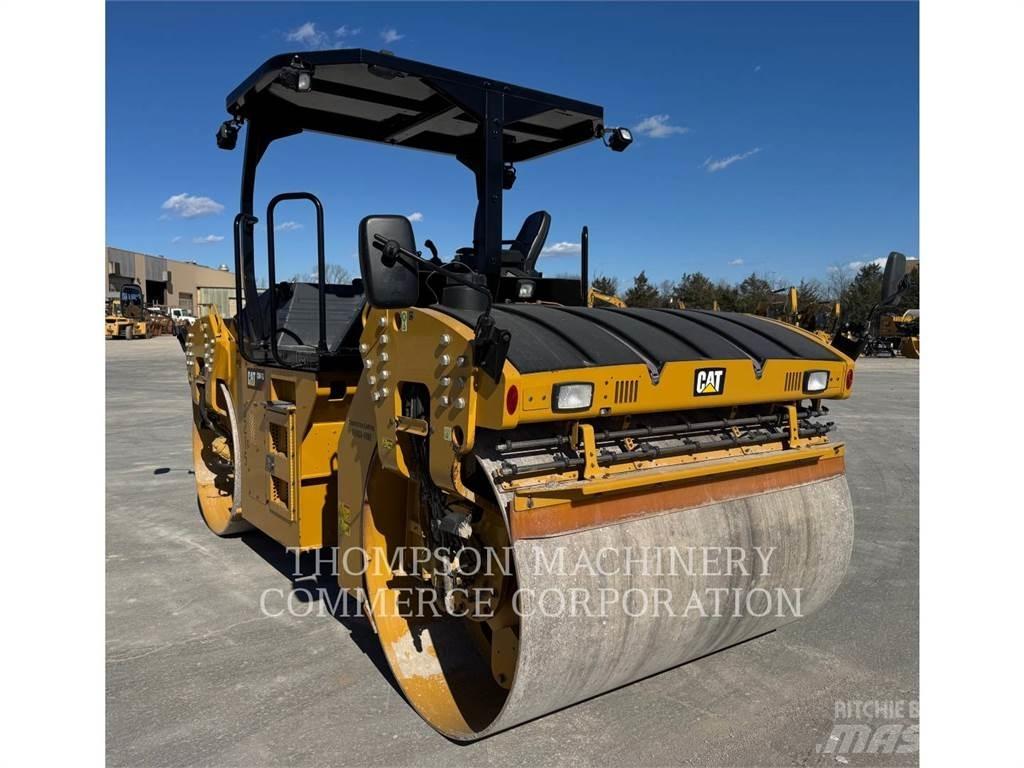 CAT CB64B Катки тротуарные