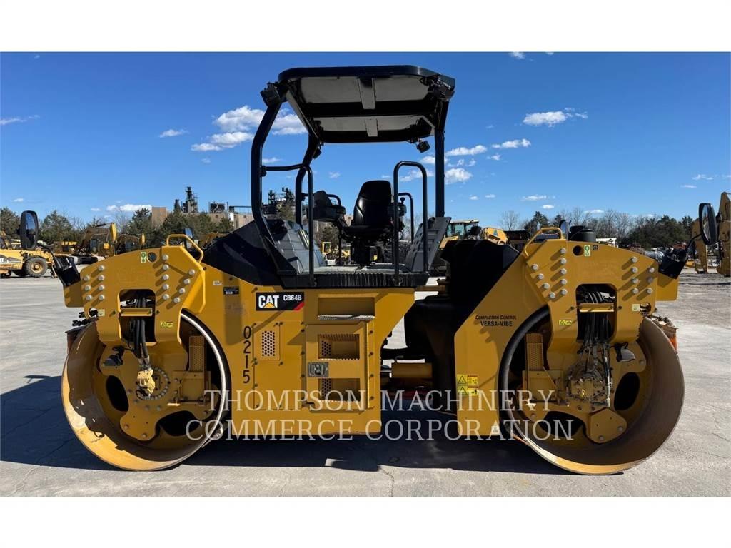 CAT CB64B Катки тротуарные