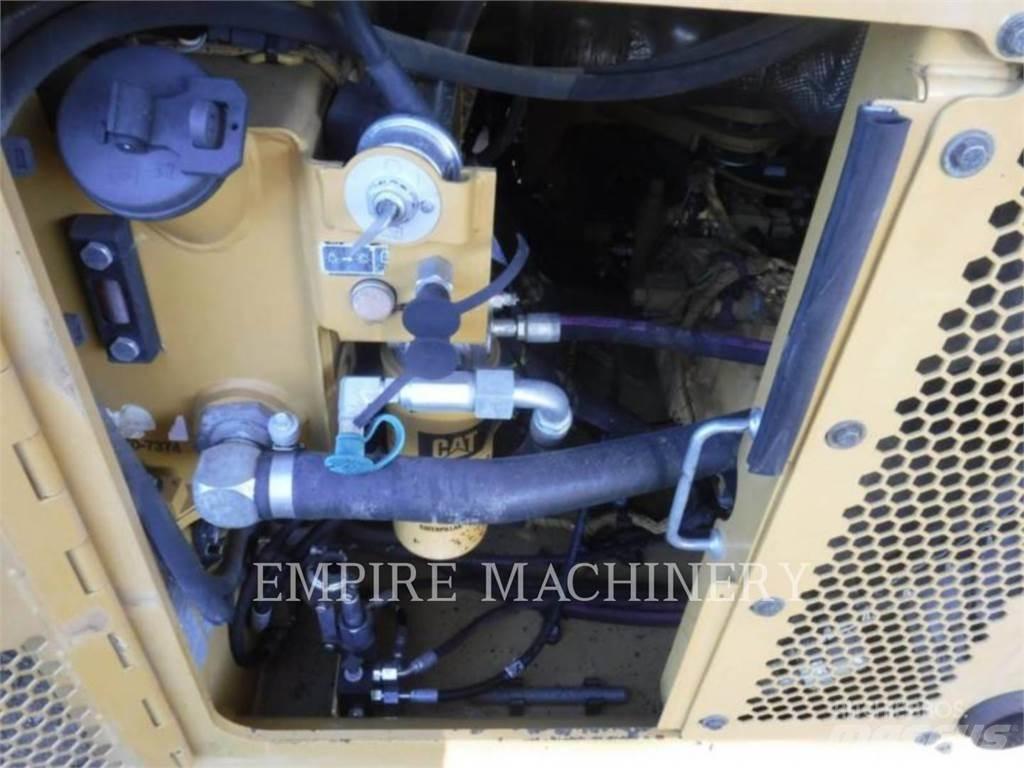 CAT CB66B Катки тротуарные