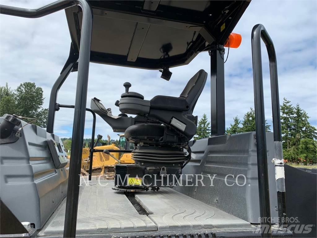 CAT CB66B Асфальтоукладчики